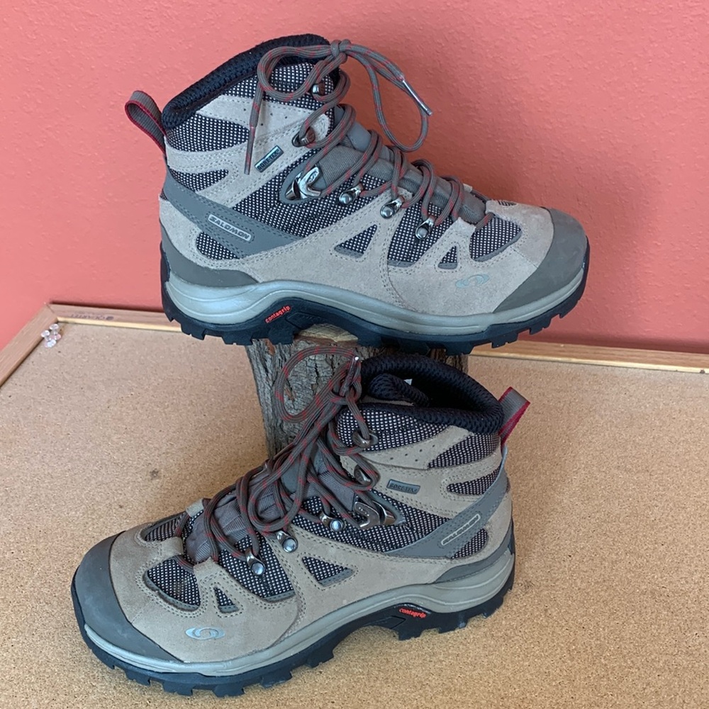 Woman’s Hiking Salomon  Gore- Tex Boots. 7.5 & 8” NWOT